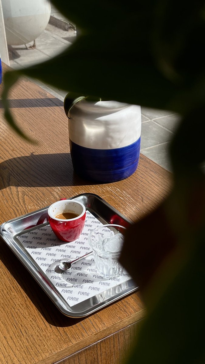 #عيد_الاضحي_المبارك  #تصويري #قهوتي #قهوة 

فى ملامح الهادئين أشياء مكسورة