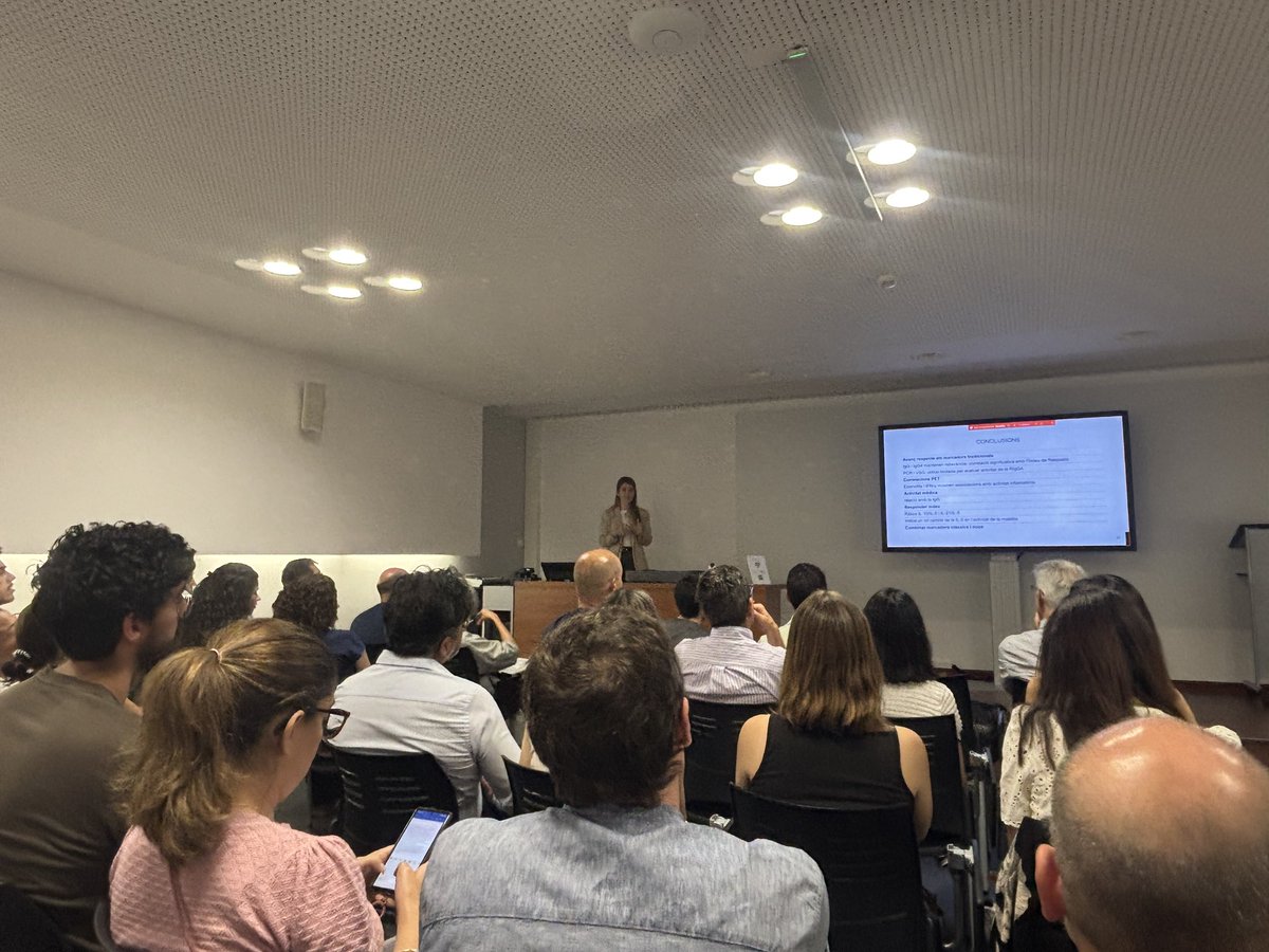 Reumatologia Sant Pau-Dos de Maig (@reuma_santpau) on Twitter photo La Dra. <a href="/martalopgo93/">Marta López I Gómez</a> presenta un treball premiat a la IV Diada de la <a href="/SCReuma/">Societat Catalana de Reumatologia</a>.
Projecte de biomarcadors d’activitat en la malaltia relacionada amb la IgG4. Correlació amb criteri clínic, PET i el responder índex.
Projecte de tesi amb <a href="/pmoyaal/">Patricia Moya</a> <a href="/mardagaori/">Hèctor Corominas</a> i <a href="/Immuno_SantPau/">Immunologia Sant Pau</a>. La Dra. <a href="/martalopgo93/">Marta López I Gómez</a> presenta un treball premiat a la IV Diada de la <a href="/SCReuma/">Societat Catalana de Reumatologia</a>.
Projecte de biomarcadors d’activitat en la malaltia relacionada amb la IgG4. Correlació amb criteri clínic, PET i el responder índex.
Projecte de tesi amb <a href="/pmoyaal/">Patricia Moya</a> <a href="/mardagaori/">Hèctor Corominas</a> i <a href="/Immuno_SantPau/">Immunologia Sant Pau</a>.