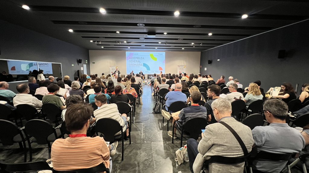 FEVECTA (@fevecta) on Twitter photo ☝️Para <a href="/RamRdMagan/">Ramón Rodríguez</a> el cooperativismo valenciano:
Merece + apoyo de los poderes públicos,
Merece +presupuesto
Merece estar en el diálogo social,
Merece una escuela y una Universidad que enseñe de cooperativismo
Batería de hashtags que se pueden usar:
#AsambleaFEVECTA2025 ☝️Para <a href="/RamRdMagan/">Ramón Rodríguez</a> el cooperativismo valenciano:
Merece + apoyo de los poderes públicos,
Merece +presupuesto
Merece estar en el diálogo social,
Merece una escuela y una Universidad que enseñe de cooperativismo
Batería de hashtags que se pueden usar:
#AsambleaFEVECTA2025