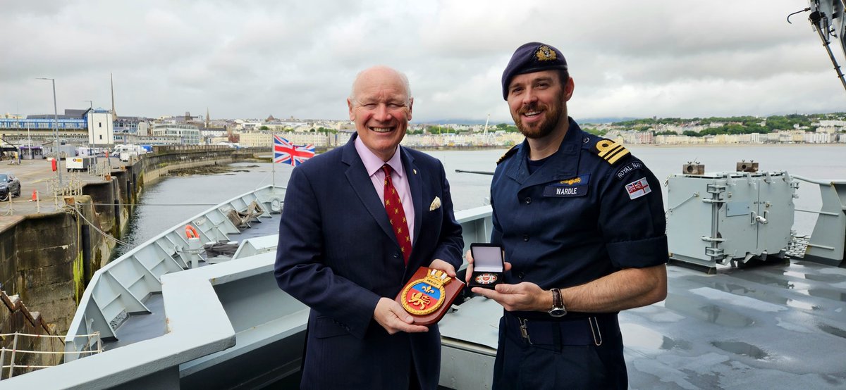 hms_mersey's tweet image. We’re having a magnificent time in the Isle of Man for the TT! 🚢🏁 Honoured to host the Lieutenant Governor aboard and connect with the incredible local community. Thank you for the warm Manx welcome! 🇮🇲 More to follow!#IsleOfManTT #Community #TT2025
