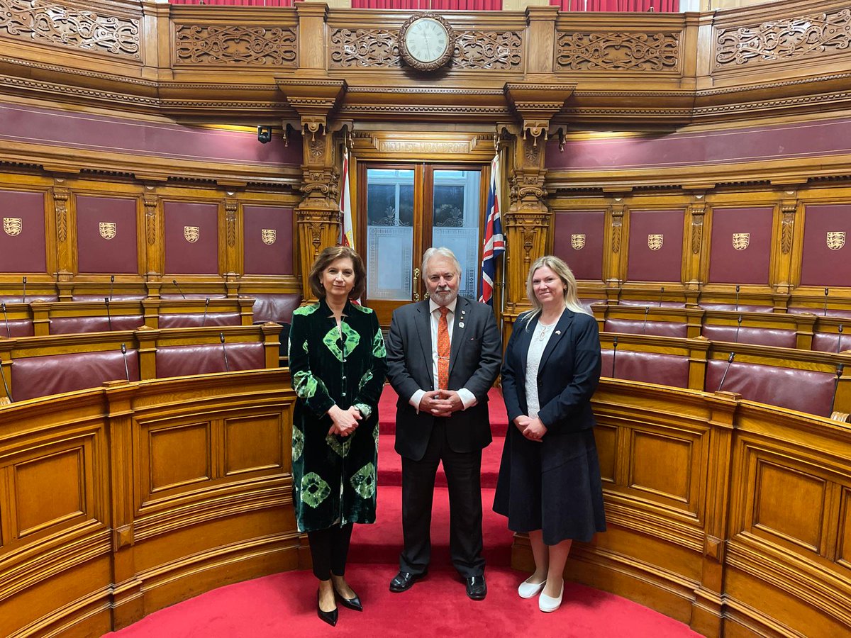 Very good talks in St Helier with Bailiff of Jersey Sir Timothy Le Cocq, Chief Minister Dep. <a href="/lyndonfarnham/">Dep. Lyndon Farnham</a>, Minister for External Relations Dep. <a href="/Ian_Gorst/">Deputy Ian Gorst</a> &amp;other Jersey officials. On the agenda strengthening RO-Jersey ties&amp;the valuable contribution of🇷🇴community on the island.