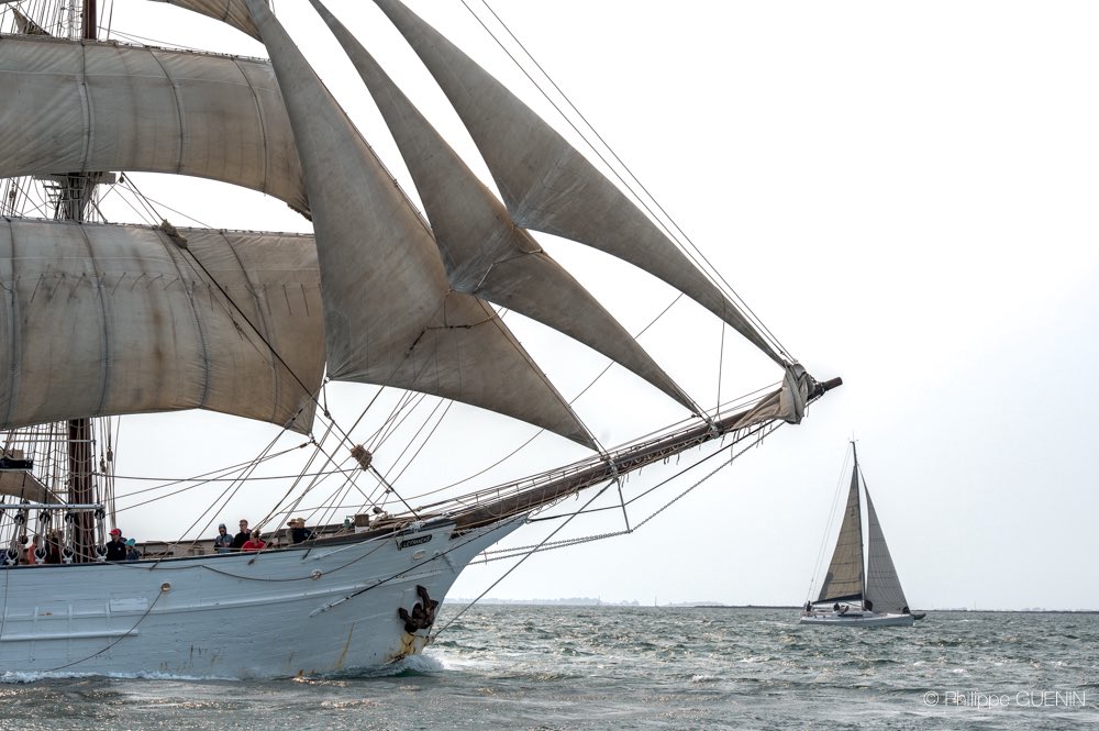 PhotoPhil88's tweet photo. Géométries pour Éole.
#Bretagne #Brittany #GolfeduMorbihan #SemaineduGolfe #GrandsVoiliers #TallShips https://t.co/i7jRtTzIAr