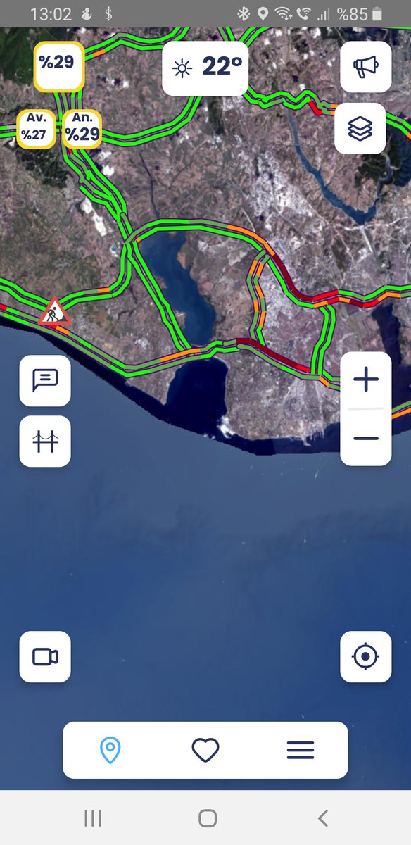 Bayram ve Istanbul belliki boşalmış memleket. Amaa sakın beylikdüzü tarafına taşınmayın tüm ist boş bu tarafa ulaşım gene gene tıkalı. Hem E5 hem D100 girip çıkamaz eş dost akraba ile görüşemez olduk. Bu tarafta kitli kalıyorsunuz net. 
Kim çözecek ???
#beylikdüzü
#büyükçekmece