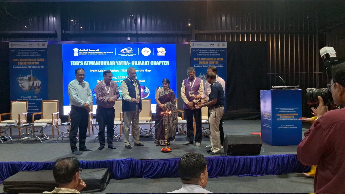 narottamsahoo's tweet photo. @tdbgoi and @InfoGujcost ignite the #AtmanirbharYatra at @GujScienceCity today!

Let this be the #spark that lights the flame of #collaboration, fuels the journey from #innovation to #impact, and shapes the next chapter of #India’s scientific renaissance.

@dstGujarat @IndiaDST @monakhandhar @karandi65 @CMOGuj @DrJitendraSingh @CMOGuj @mygovindia