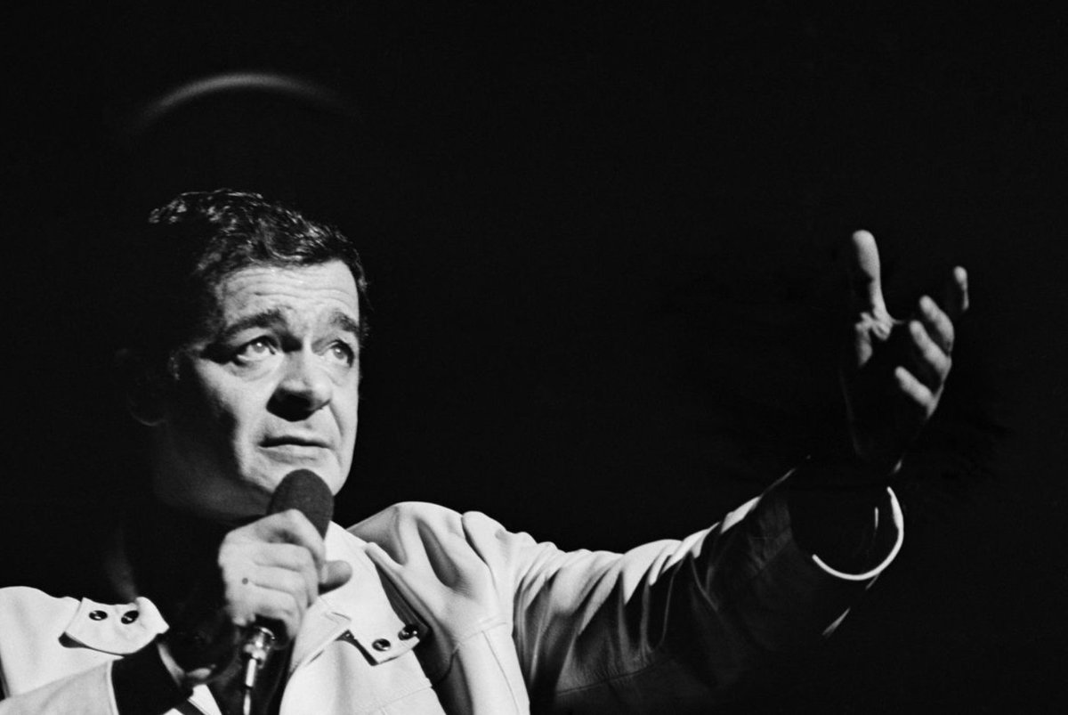 Accompagnée de @DavidVenitucci, @AnnickCisaruk revisite avec brio le répertoire de @SergeReggiani lundi 23 juin à 19h30 au Kibélé, 12 rue de l'Echiquier Paris 10e. Ils sont les invités d’« On connaît la chanson » (#Fréquenceprotestante, 100,7 mhz) samedi 7 juin 2025 à 23 heures .