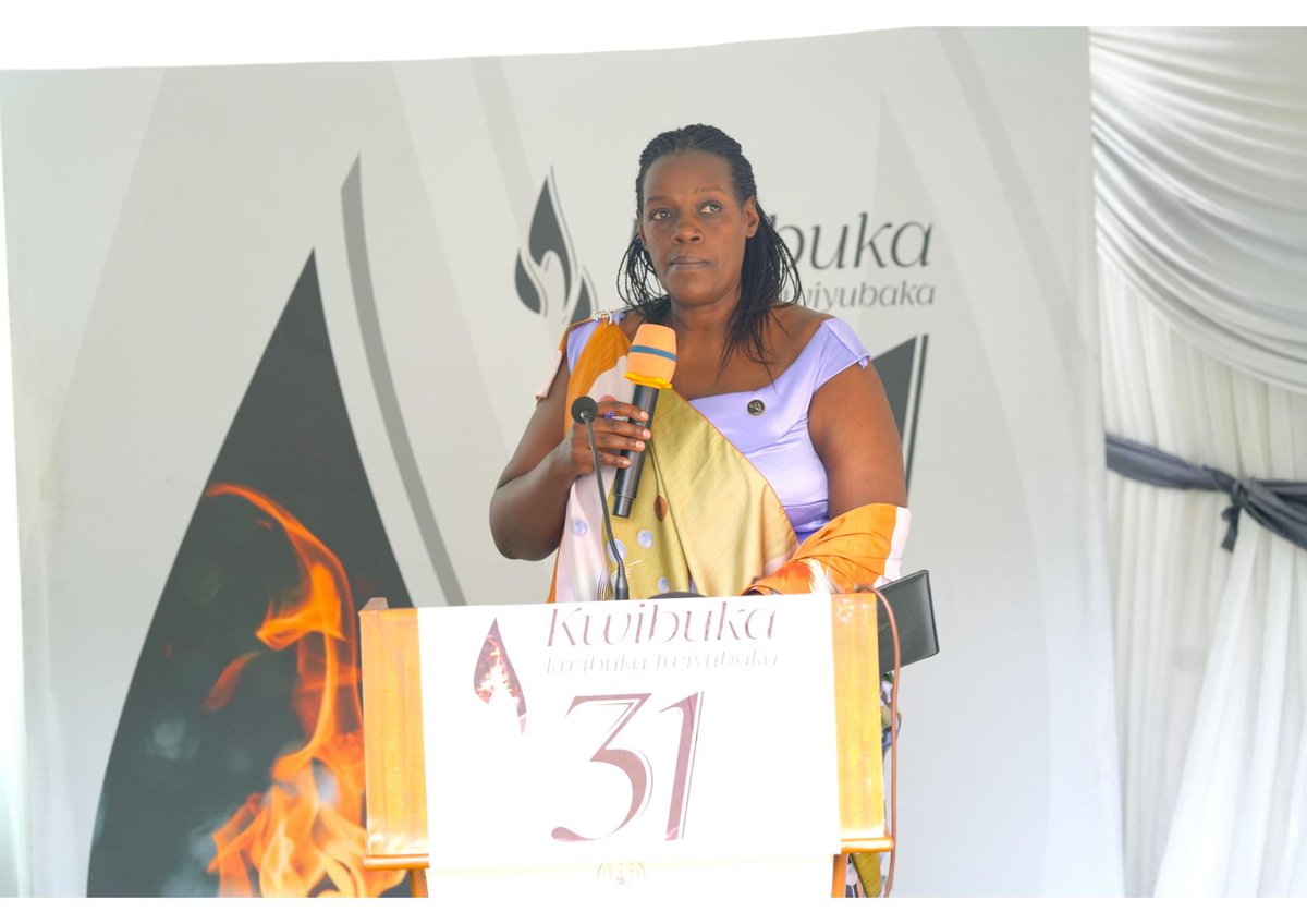 Ministry of National Unity and Civic Engagement (@unity_memoryrw) on Twitter photo Mu ijambo rye, Umuyobozi Mukuru ushinzwe Ishami ry'Ubumwe bw'Abanyarwanda n'Ubudaheranwa <a href="/alice_kayumba/">Alice KAYUMBA UWERA</a>, yashimiye Intwaza ku mbaraga n'ubutwari bakomeje kugaragaza mu kubaka ubudaheranwa bw'Abanyarwanda, nyuma yo kwicirwa imiryango muri Jenoside yakorewe Abatutsi.
Yakanguriye Mu ijambo rye, Umuyobozi Mukuru ushinzwe Ishami ry'Ubumwe bw'Abanyarwanda n'Ubudaheranwa <a href="/alice_kayumba/">Alice KAYUMBA UWERA</a>, yashimiye Intwaza ku mbaraga n'ubutwari bakomeje kugaragaza mu kubaka ubudaheranwa bw'Abanyarwanda, nyuma yo kwicirwa imiryango muri Jenoside yakorewe Abatutsi.
Yakanguriye