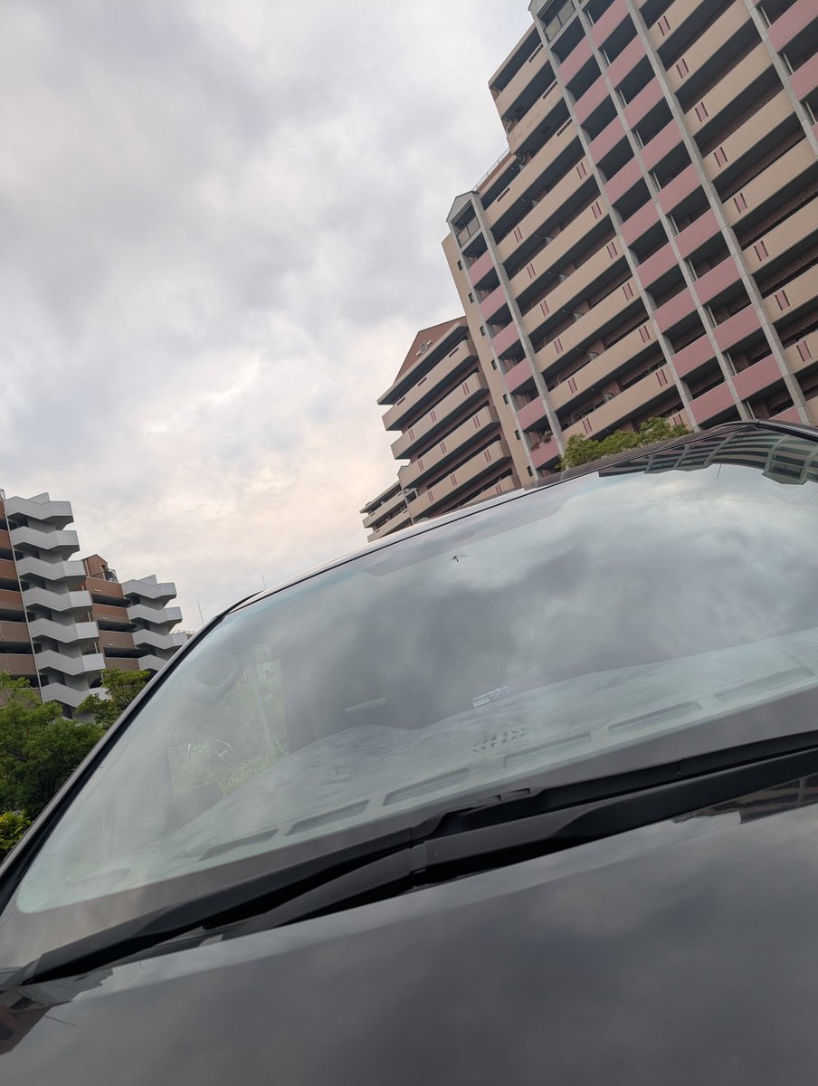 金曜の夜です🌃
曇ってはいますが、ムシムシ感はありません（笑）
急遽、土日が休みになったので、明日は半夜釣りでも行ってみたいと思います🎣

なら今夜は、いつも以上にヤッつけてサッサと帰る必要があります(｀･ω･´)ゞ