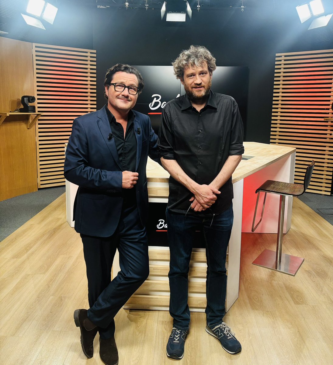 Il a été l’un des l’un des plus grands gagnants de l’émission « On ne demande qu’à en rire » à l’époque … depuis il remplit toutes les salles de France! Il sera en 2026 à l’ @arkeaarena @olivierdebenoist se raconte cette semaine dans #backstage sur <a href="/tv7_sudouest/">TV7</a> …