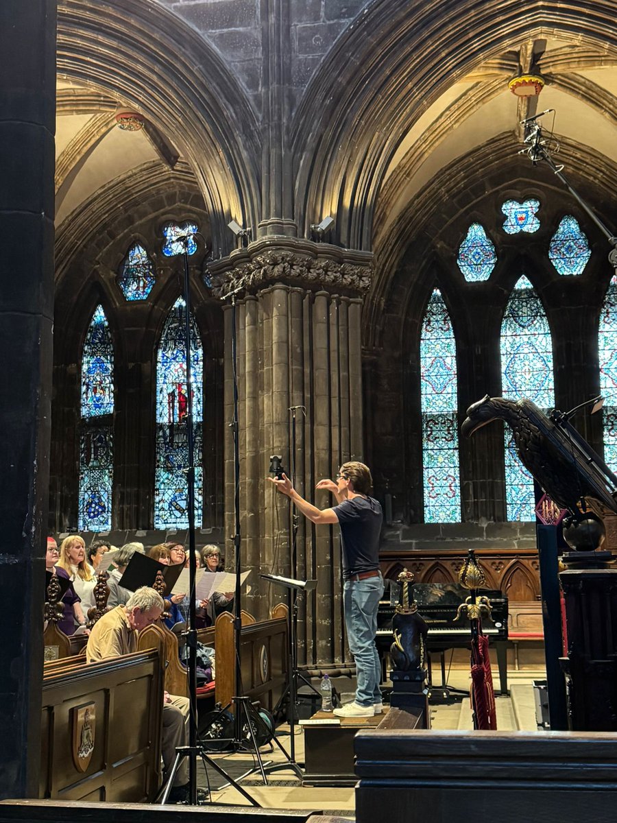 GSAChoir's tweet image. A very special evening singing in Glasgow Cathedral yesterday; recording songs for our next single, out later this year. 🎶
2 glorious works by James MacMillan and Kerensa Briggs. ☀️🌱
📷 Matthew Williamson