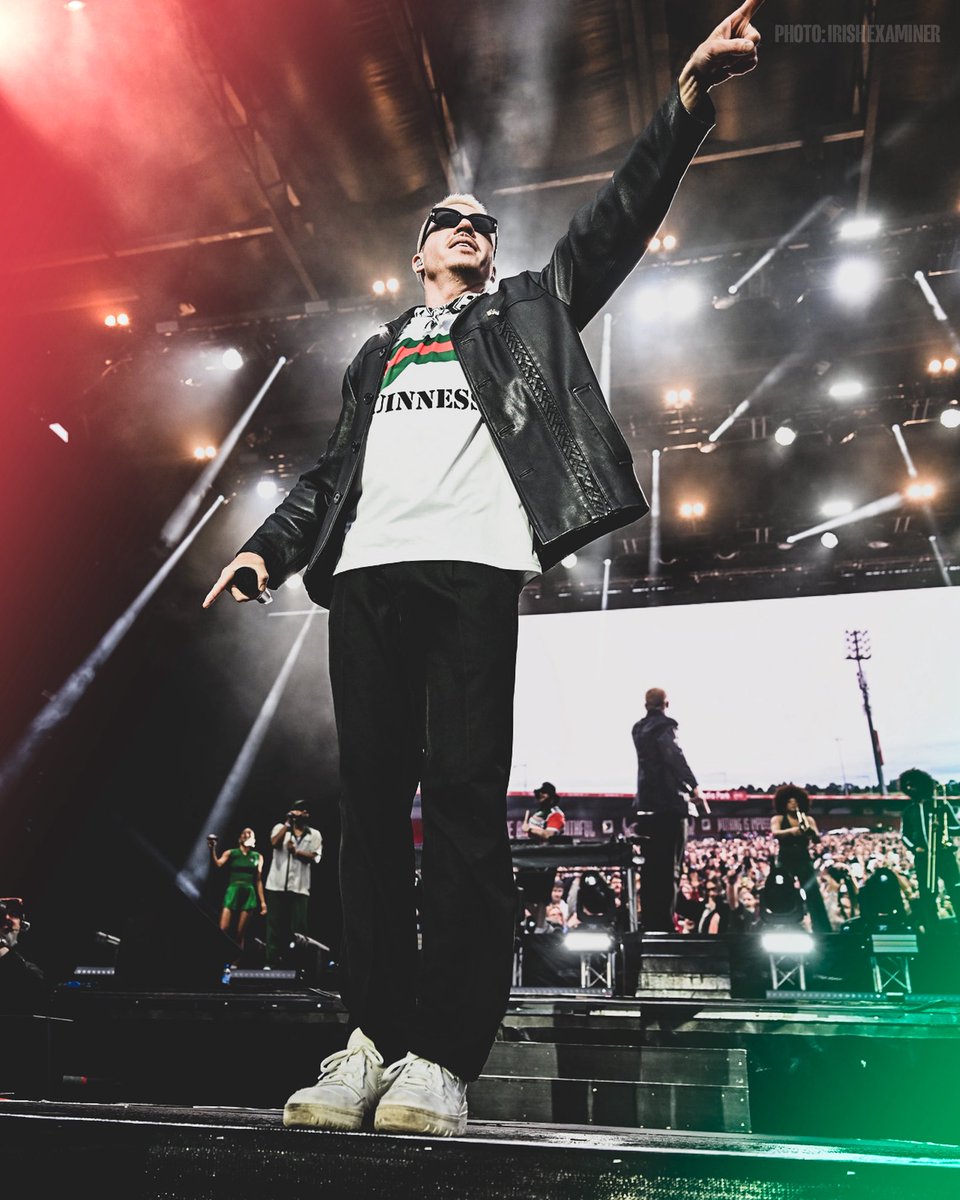 CorkCityFC's tweet photo. He must have bought it at a Thrift Shop…

@macklemore in his City colours last night at Virgin Media Park 🔥

📸 Irish Examiner 

#CCFC84 🇮🇹 https://t.co/GhsjfWlBbg