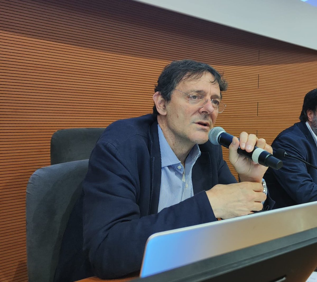 Festival Nazionale dell’Economia Civile (@fnecfestival) on Twitter photo Leonardo Becchetti (Direttore del Festival Nazionale dell'Economia Civile e Cofondatore di <a href="/NeXteconomia/">NeXt Nuova Economia per Tutti APS ETS</a>) ha osservato come vada superata la logica della somma zero dando spazio alla logica cooperativa e comunitaria Leonardo Becchetti (Direttore del Festival Nazionale dell'Economia Civile e Cofondatore di <a href="/NeXteconomia/">NeXt Nuova Economia per Tutti APS ETS</a>) ha osservato come vada superata la logica della somma zero dando spazio alla logica cooperativa e comunitaria