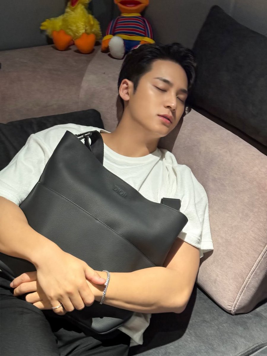 sayang pacarku <a href="/migggyu/">MG.</a> 🥺💜