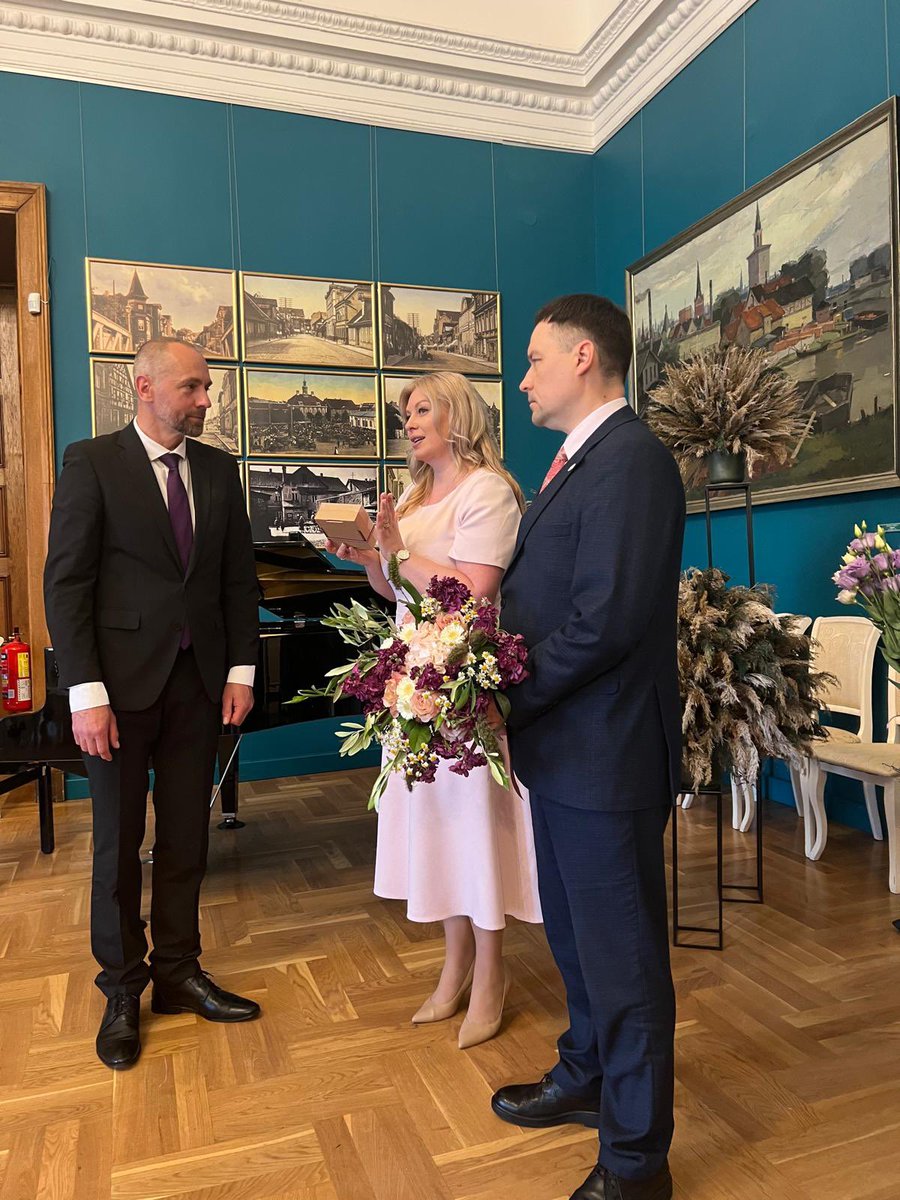Satversmes tiesa (@satv_tiesa) on Twitter photo Šodien <a href="/Satv_tiesa/">Satversmes tiesa</a> priekšsēdētāja Irēna Kucina un tiesnesis Juris Juriss piedalās Zemgales apgabaltiesas 30 gadu jubilejai veltītajā pasākumā, apsveikuma uzrunā atzīmējot to kā nozīmīgu notikumu ne tikai tiesas kolektīvam, bet arī visai Latvijas tiesu sistēmai, jo Zemgales Šodien <a href="/Satv_tiesa/">Satversmes tiesa</a> priekšsēdētāja Irēna Kucina un tiesnesis Juris Juriss piedalās Zemgales apgabaltiesas 30 gadu jubilejai veltītajā pasākumā, apsveikuma uzrunā atzīmējot to kā nozīmīgu notikumu ne tikai tiesas kolektīvam, bet arī visai Latvijas tiesu sistēmai, jo Zemgales