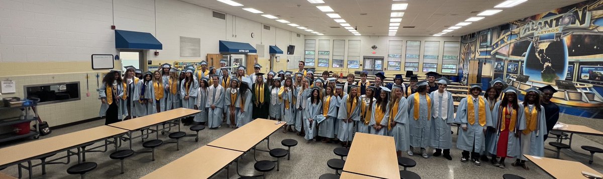 AlantonAstros's tweet photo. It was great to see so many former Astros walk the halls of Alanton one last time! 💙🚀💛 Congrats to the 2025 Graduates! 🎉 https://t.co/Vs6czopxG0