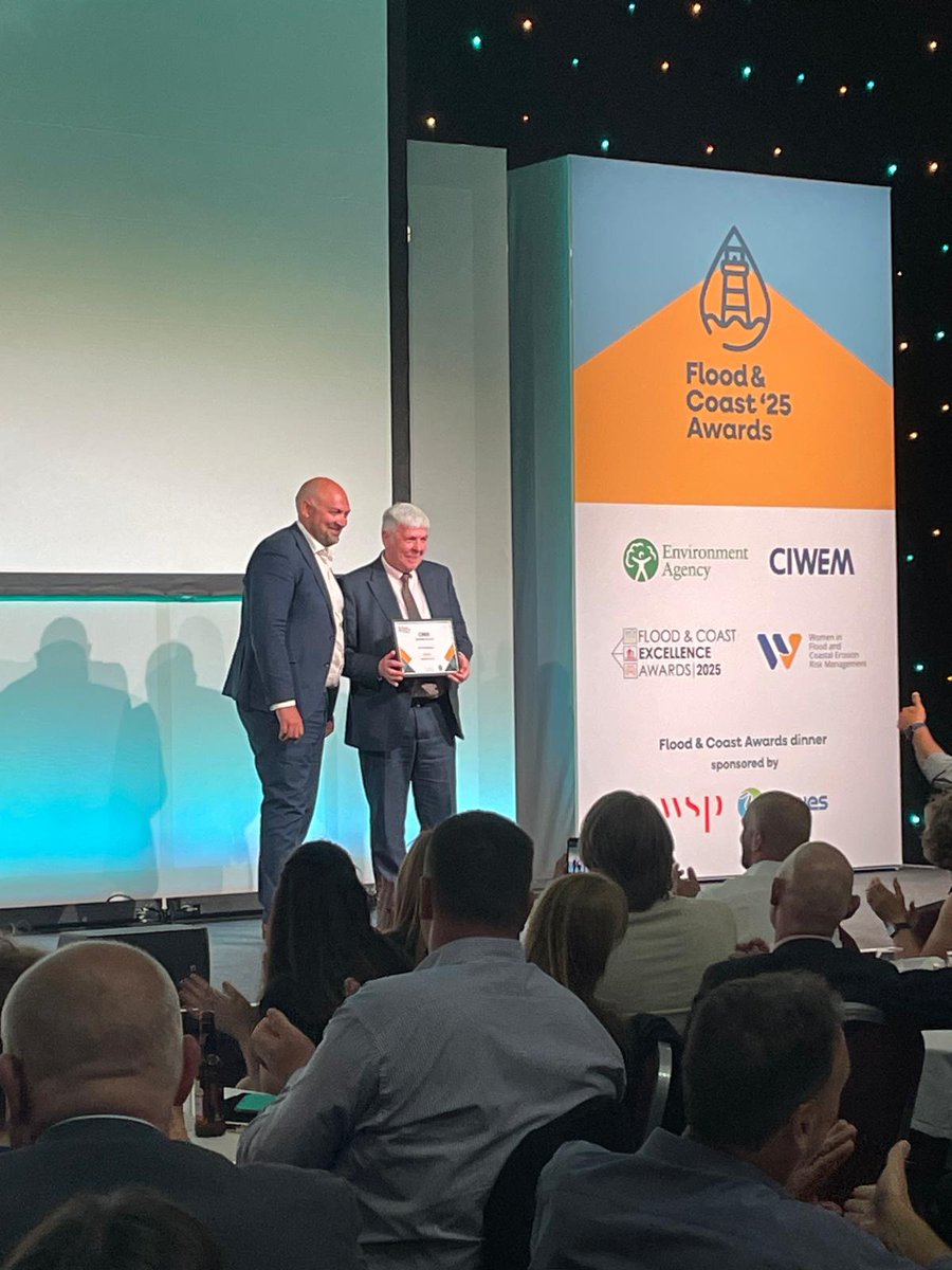 balfourbeatty's tweet image. This week, we attended the Flood & Coast event by @CIWEM, where topics such as innovation, ECI and social value were discussed. Jim Hutchison, Sector Director for our Regional Civils business, received the People's Award at Flood & Coast Awards dinner for his dedication.