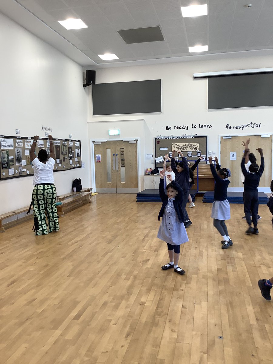 Year 3 had a fantastic African Yoga session. Simire did a fantastic job getting the children ready for the day. 🧘🏻‍♀️🧘🏻 #PPPE