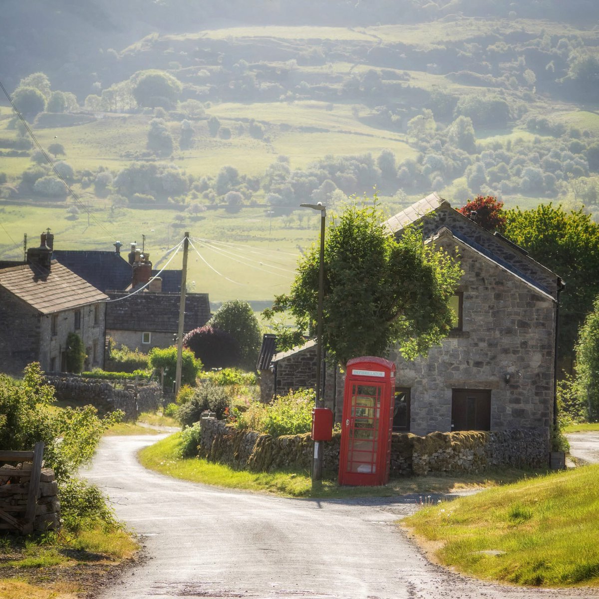 Little Hucklow is one of those blink-and-you've-missed-it #peakdistrict villages, a cluster of pretty stone houses straddling just one narrow lane, surrounded on all sides by wooded slopes. But walk through, stand for a while at the top of the hill and take the time to look back.
