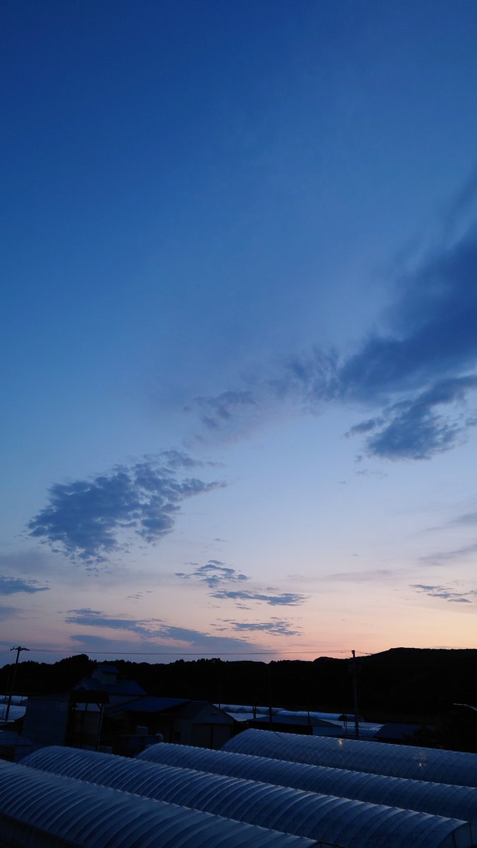 今空です。この時間でも明るいです