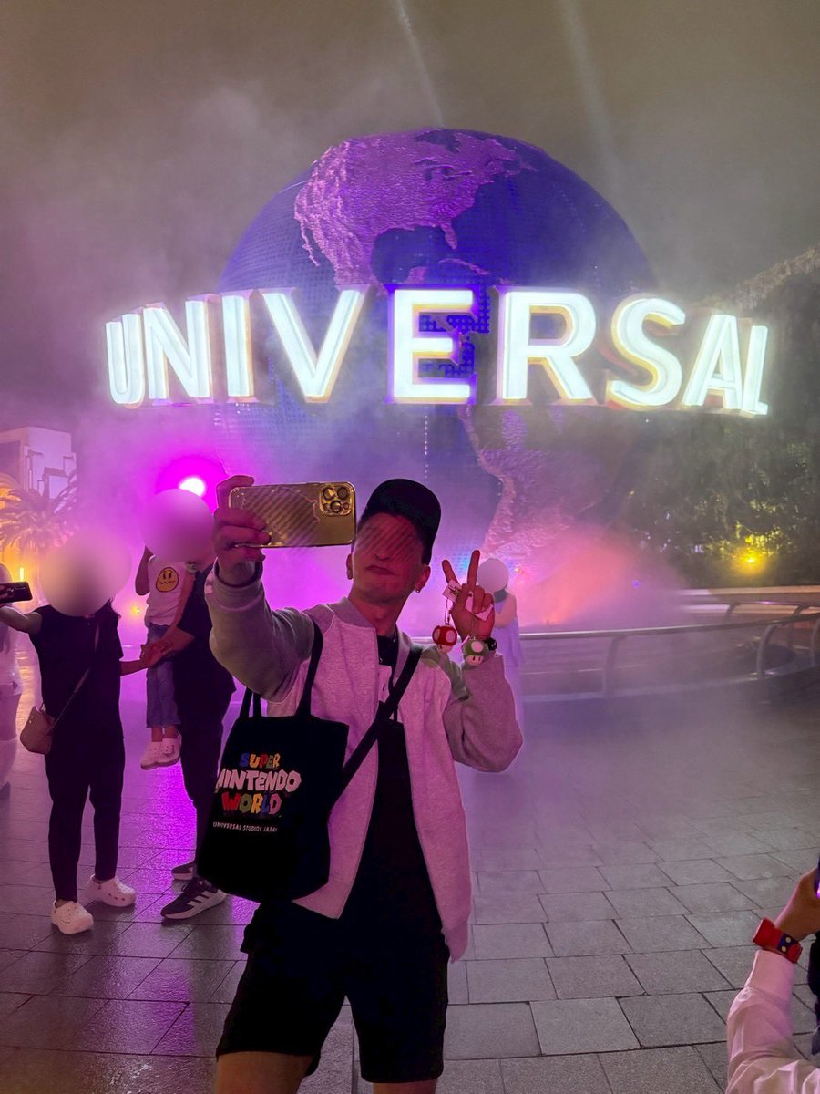 ①先日のUSJで偶然来ていたTGくんと📸
まさかの場所で久しぶりに会えたね😊

②クッパ様を撮っているきー様を盗撮

③全力で自撮りきめてるとこを盗撮されてる俺

<a href="/TG64670149/">TG</a> 
<a href="/kikiki___kun/">きーくん</a>