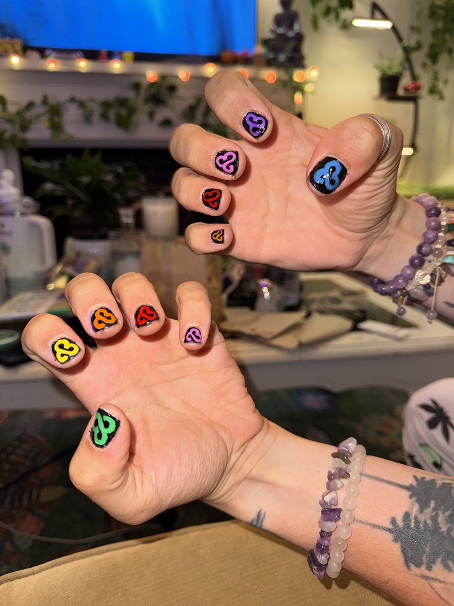ROOOOOOO NAILS 💅 <a href="/Bonnaroo/">Bonnaroo</a>