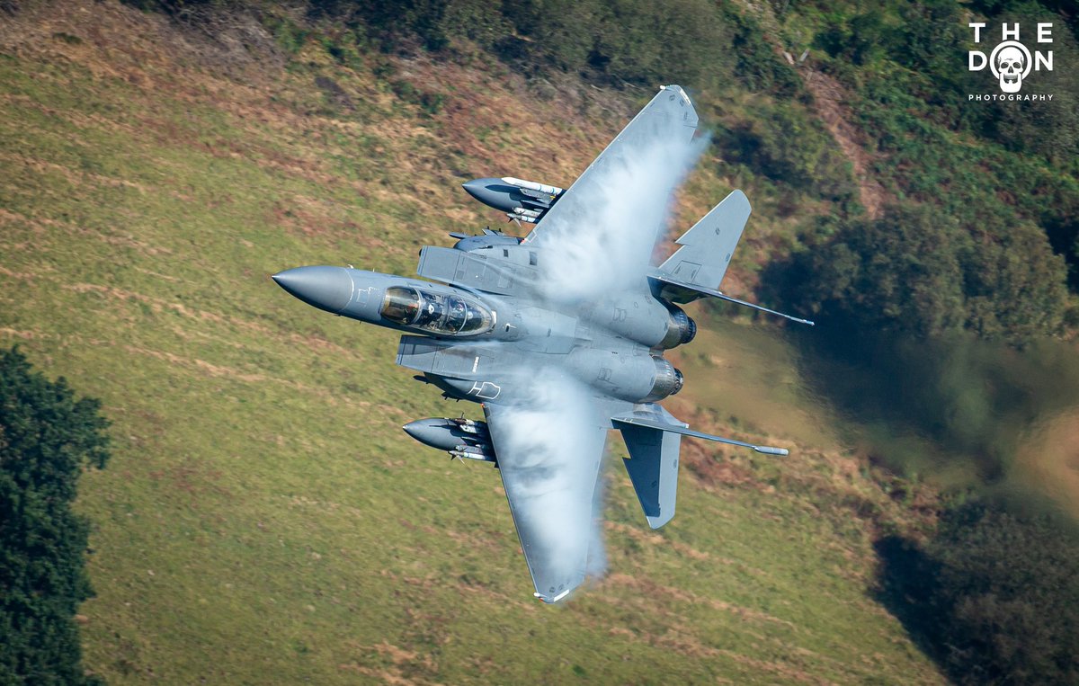 THE_DON_TOG's tweet image. A few previously unpublished low level images that I captured in the hills of Wales 🏴󠁧󠁢󠁷󠁬󠁳󠁿

#combat #lowlevel #nikonpro #machloop