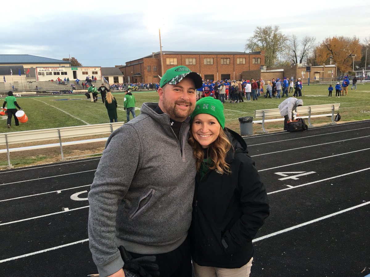 Happy anniversary ⁦<a href="/RyanKnox_2001/">Ryan Knox</a>⁩! 16 years and going strong!