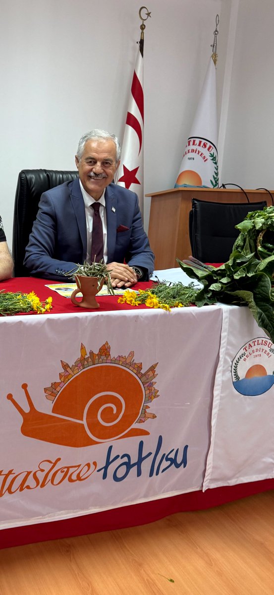 Bayramlar; sevgiyi, dayanışmayı ve kardeşliği en derinden hissettiğimiz, umutların filizlendiği, yüzlerin güldüğü, çocukların neşesiyle hayatın renklendiği bereketli ve huzur dolu anlardır. 
Kurban Bayramı'nın İnsanlığa Barış ve Huzur Getirmesi Dileklerimle 
Bayramınız Kutluyorum