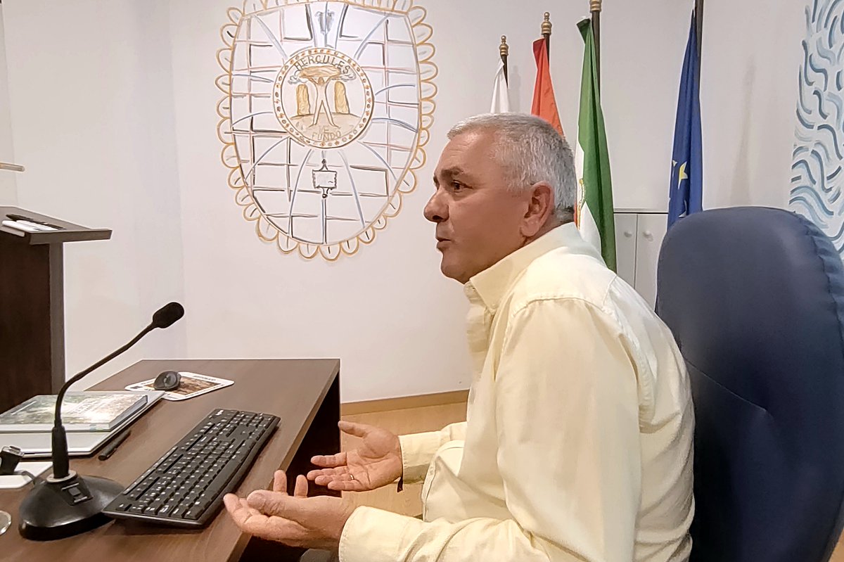 CELEBRAMOS EL DÍA MUNDIAL DEL MEDIO AMBIENTE

Ayer, Día Mundial del Medio Ambiente, Óscar Gaitán presentó su libro en la Real Academia de Nobles Artes de Antequera. 

🌍Desde Amja organizamos esta presentación para conmemorar el Día Mundial del Medio Ambiente. El libro trata de