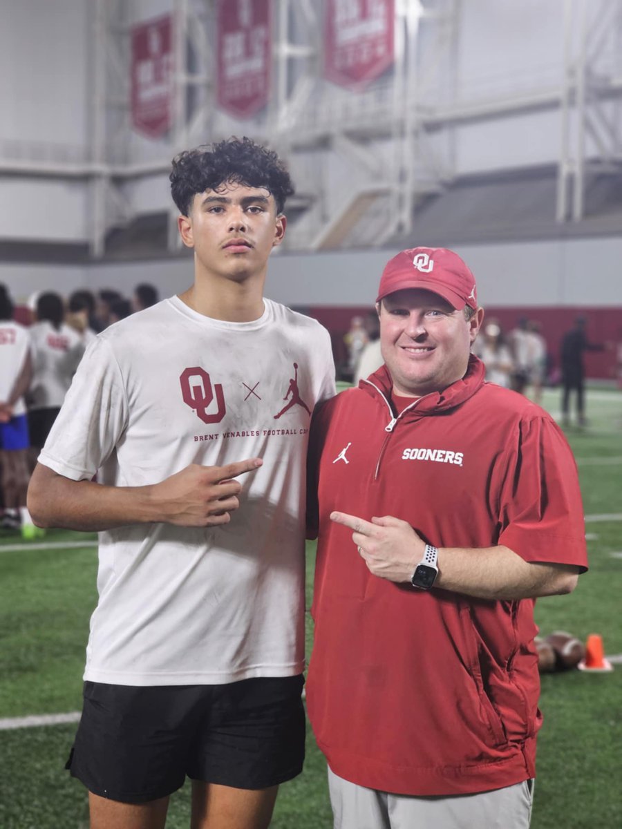 Had a great time <a href="/OU_Football/">Oklahoma Football</a> camp yesterday. I learned a ton from <a href="/CoachNDreiling/">Nate Dreiling</a> and other coaches, the invite is much appreciated <a href="/RyanSchiele/">Ryan Schiele</a> and I can't wait to get back. 

<a href="/ParkerThune/">Parker Thune</a> 
<a href="/Josh_Scoop/">Josh McCuistion</a>
<a href="/CoachVenables/">Brent Venables</a>
<a href="/OU_Football/">Oklahoma Football</a>
<a href="/OU_CoachHill/">Coach Drew Hill</a>
<a href="/jwesleyg1228/">Wesley Goodwin</a>

<a href="/CoachJakeHayes/">Coach Jake Hayes</a>