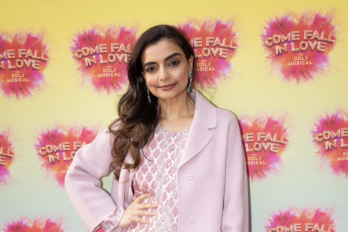 Our VIP guests brought love in every colour to our Opening Night! 💖
 
Follow your heart and book your tickets to see #ComeFallinLove #TheDDLJMusical. 

At <a href="/PalaceAndOpera/">Palace & Opera Mcr</a> until 21 June.