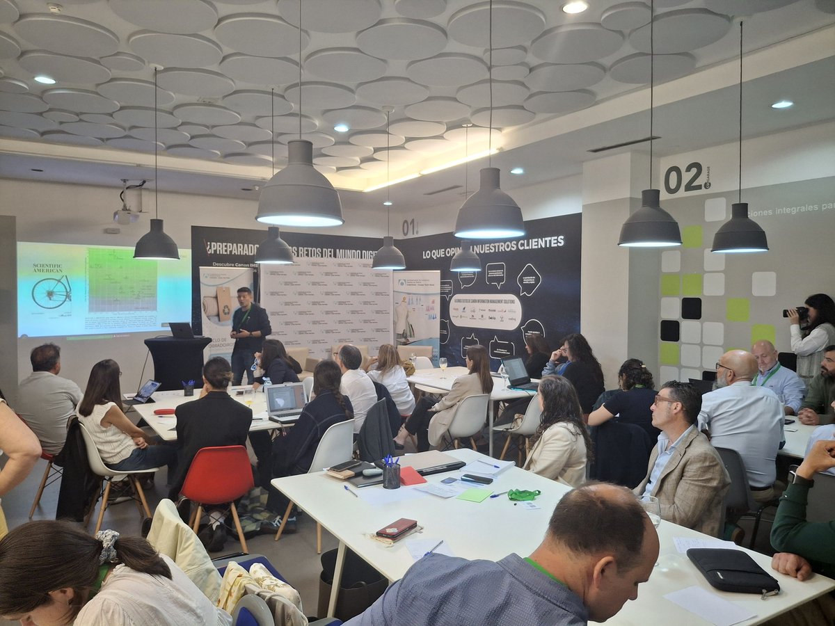 ¡Ya ha comenzado la ponencia de Raúl Ordoñez <a href="/jasp/">Raúl Ordóñez</a>   el Ciclo Obradoiros Textil de COINTEGA!
Oportunidad única para descubrir herramientas innovadoras y dar un paso más en la digitalización del sector textil. 
#IA #MarketingDigital #Textil #Innovación #COINTEGA #ObradoirosIgape