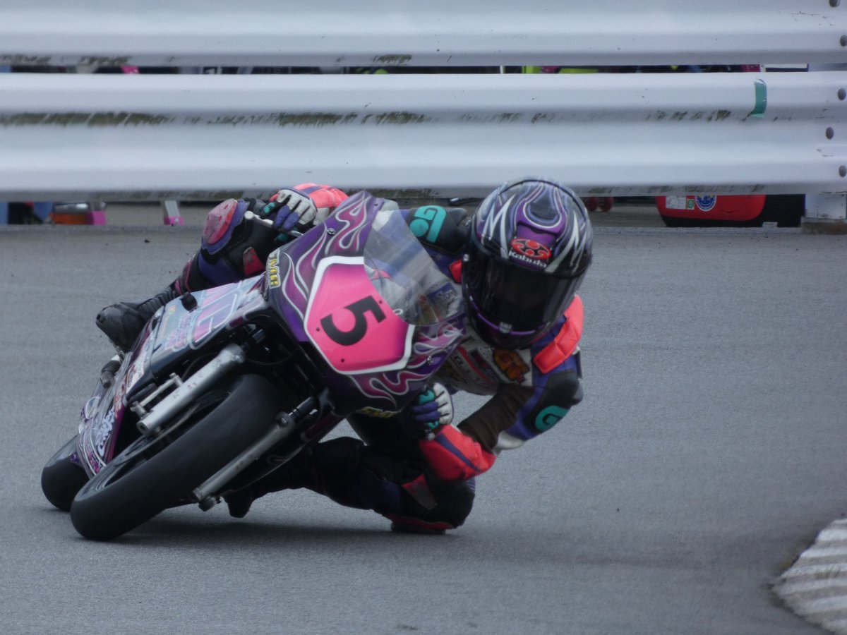 ALL☆STAR お疲れ様でした！！！

M予選 9位 決勝9位 / 13台中
スタートは良かったものの、1周目１ヘアで接触し
転倒は免れましたが、最後尾まで転落😢
必死の追い上げしましたが、
実力不足でタイム安定せず抜き所作りきれず、

でも何か掴んだ気がするので、
2戦目に向けて練習詰めていきます!!💪