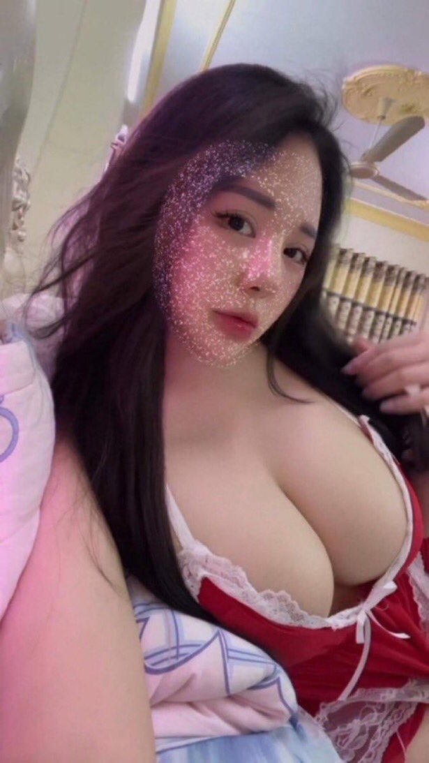 Mún địt em sao k gạ em đi. Mạnh dạn lên ạ