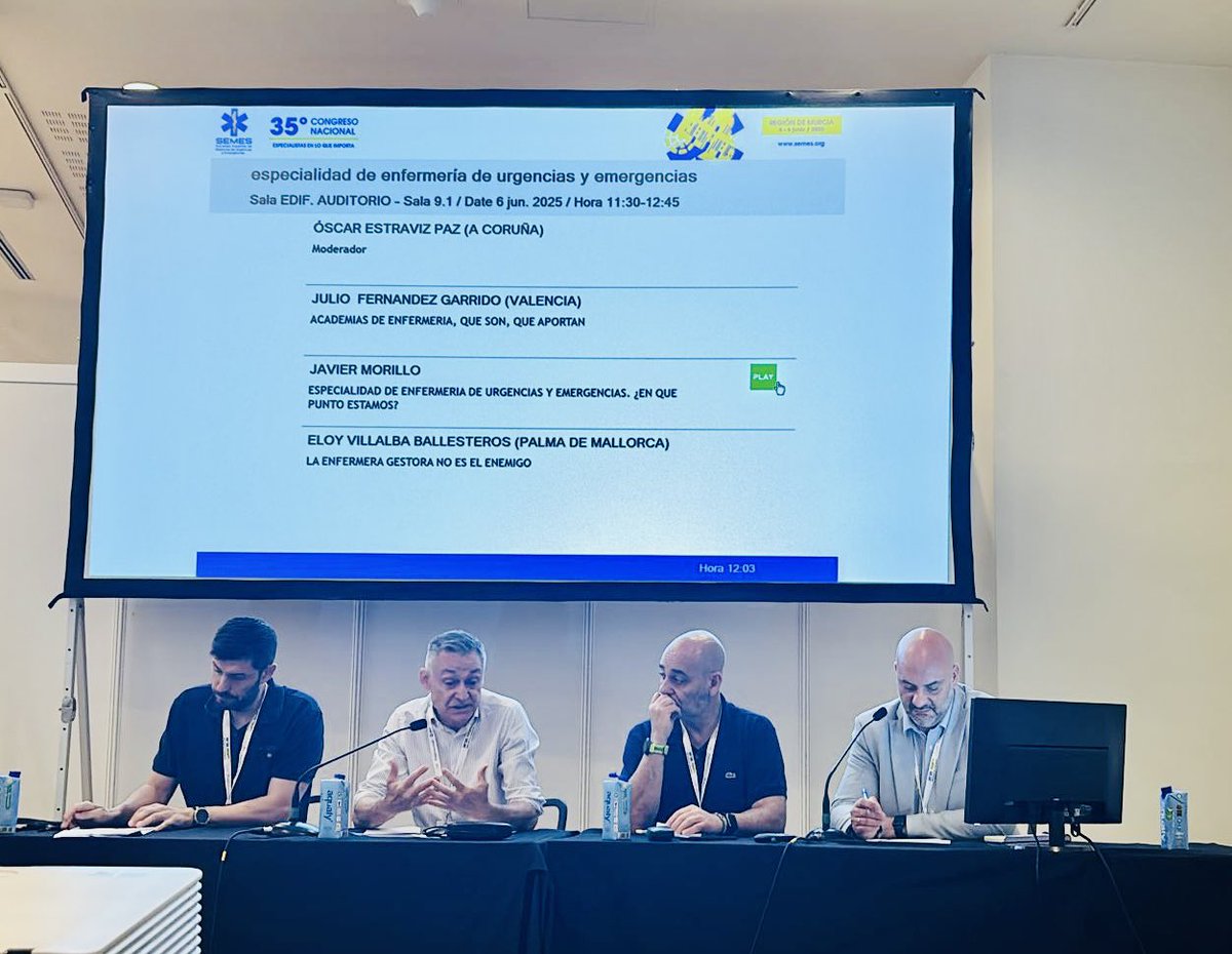 Dr.Julio Fernandez Garrido presidente de la academia de enfermería de la CV , presente en la mesa de la especialidad de enfermería de urgencias y emergencias en Murcia    #SESMES25