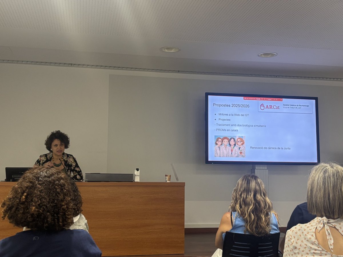 ARCat (@gruparcat) on Twitter photo La Dra. <a href="/PaulaLIVE4/">Paula LIVE</a> coordinadora de grup presenta a l’assemblea de la <a href="/SCReuma/">Societat Catalana de Reumatologia</a> l’activitat del grup:
✔️ 3 projectes multicèntrics finalitzats
📚 Nou curs “Desconstruint l’AR” 5 de nov 2025
🌐 Creixement en xarxes i web en marxa
Gràcies a tots els membres pel treball en equip! La Dra. <a href="/PaulaLIVE4/">Paula LIVE</a> coordinadora de grup presenta a l’assemblea de la <a href="/SCReuma/">Societat Catalana de Reumatologia</a> l’activitat del grup:
✔️ 3 projectes multicèntrics finalitzats
📚 Nou curs “Desconstruint l’AR” 5 de nov 2025
🌐 Creixement en xarxes i web en marxa
Gràcies a tots els membres pel treball en equip!