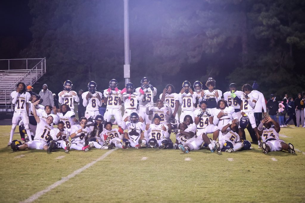 Can’t wait to pad up again with my brother’s !!!!!! 💛💙