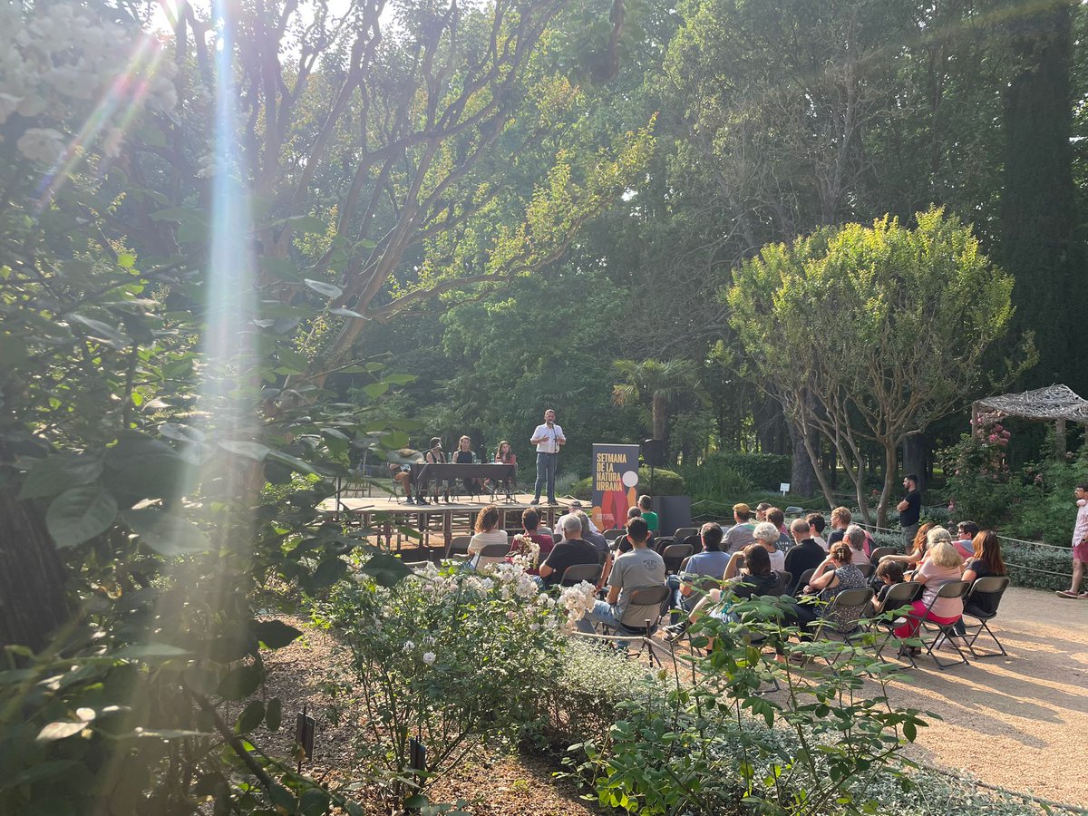 bertartii's tweet photo. 🌱D'ahir, xerrant sobre fake news i canvi climàtic des de la Rosaleda en plena primavera https://t.co/UIX0lg0GYT