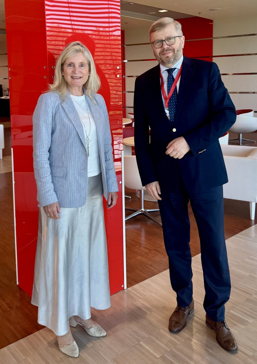 Witucki (@mwitucki) on Twitter photo Przy okazji EU Industry Days spotkanie z Dyr Generalną <a href="/JornaKerstin/">Kerstin Jorna</a> z <a href="/EU_Growth/">Internal Market, Industry, Entrepreneurship & SMEs</a>
Temat to oczywiście lepsze regulacje dla biznesu w całej 🇪🇺. To ważne żeby kontynuować dynamikę kolejnych procesów deregulacyjnych typu Omnibus likwidując dawne legislacyjne absurdy ale też nie Przy okazji EU Industry Days spotkanie z Dyr Generalną <a href="/JornaKerstin/">Kerstin Jorna</a> z <a href="/EU_Growth/">Internal Market, Industry, Entrepreneurship & SMEs</a>
Temat to oczywiście lepsze regulacje dla biznesu w całej 🇪🇺. To ważne żeby kontynuować dynamikę kolejnych procesów deregulacyjnych typu Omnibus likwidując dawne legislacyjne absurdy ale też nie
