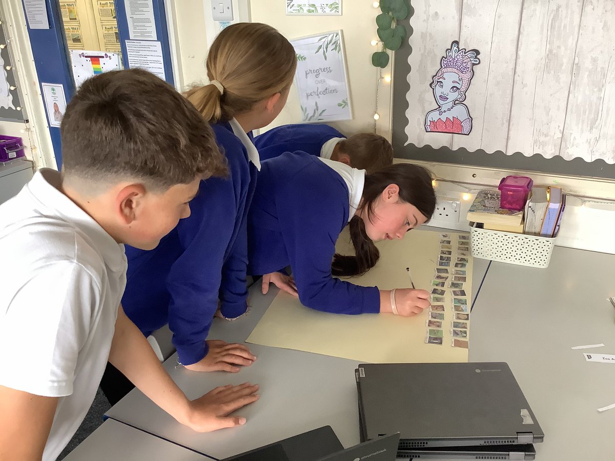 ReinwoodJuniors's tweet photo. In science, we are learning about being taxonomists. We have been given a set of zoo animals and we have to develop our own classification system. 

#RJS6S #RJSScience https://t.co/VUZa0YssZw