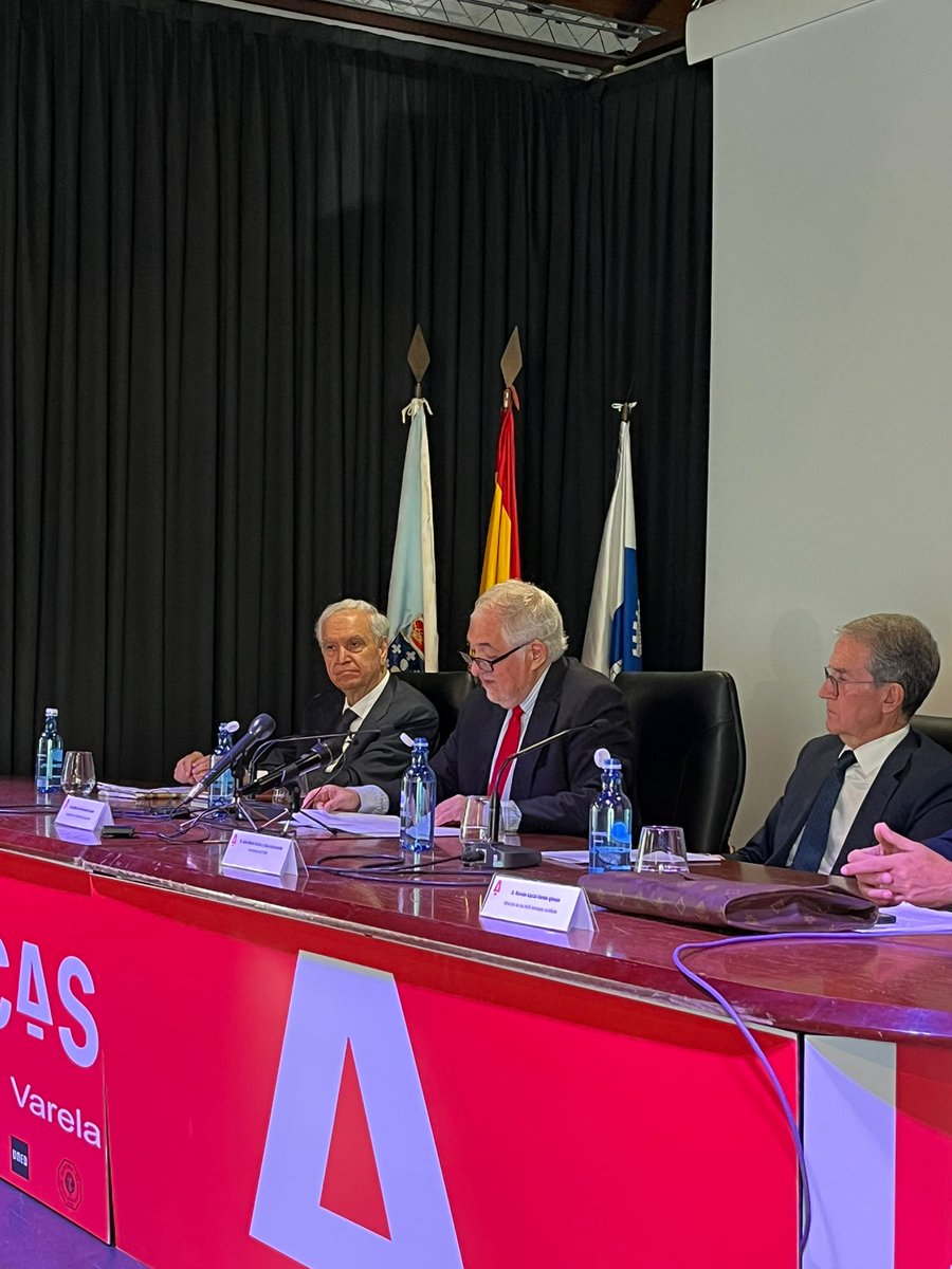 Tribunal Constitucional de España (@tconstitucione) on Twitter photo El Presidente del Tribunal Constitucional, Cándido Conde-Pumpido Tourón, ha clausurado esta mañana las XVIII Jornadas Jurídicas 'Ramón García Varela' de Sarria, acompañado del Presidente del TSX de Galicia y de los Directores del encuentro. <a href="/TSXGalicia/">TSXG</a> El Presidente del Tribunal Constitucional, Cándido Conde-Pumpido Tourón, ha clausurado esta mañana las XVIII Jornadas Jurídicas 'Ramón García Varela' de Sarria, acompañado del Presidente del TSX de Galicia y de los Directores del encuentro. <a href="/TSXGalicia/">TSXG</a>