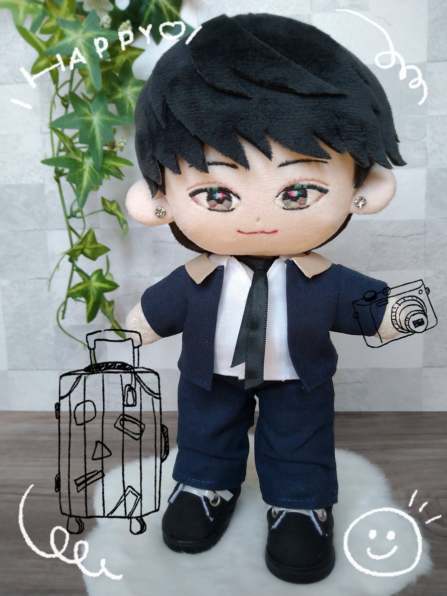 miketsu102's tweet photo. 初めての自作ぬい、製作に半年かかって難産でしたが無事に完成しました！ドーム公演に間に合ってよかった😂
誰とは言いませんが似ているといいな。
結成25周年おめでとう！アルバム楽しみ！
ぬいの型紙はぴよぴっこ様（@piyopicco）からお借りしました😊
#ぴよぴっこの足長ボディ 
#推しぬい
#自作ぬい https://t.co/XPAeKa98YW
