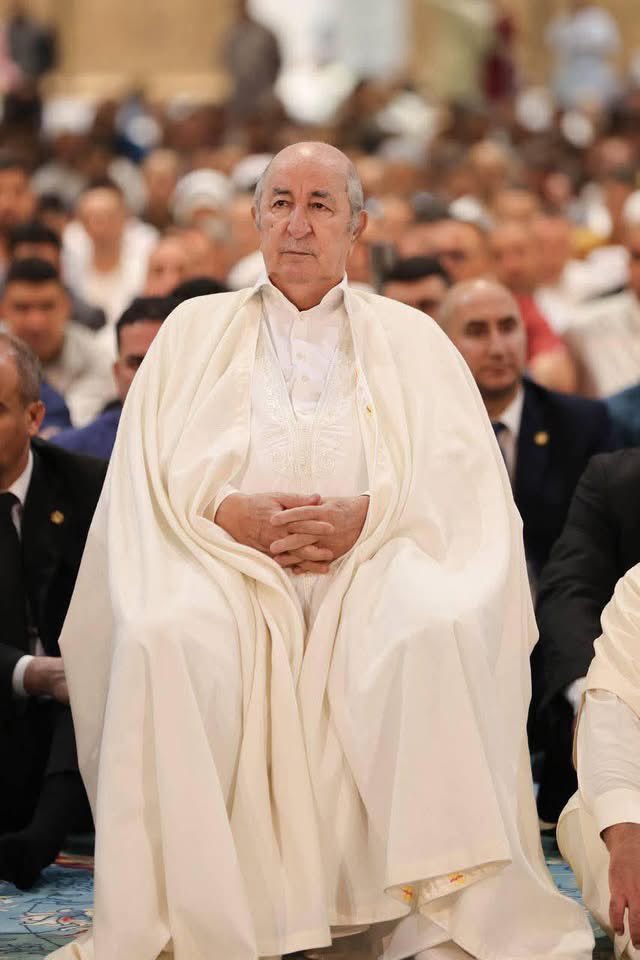 صح عيدكم  🐏 

تبون باللباس التقليدي الجزائري - أبرنوس 😍