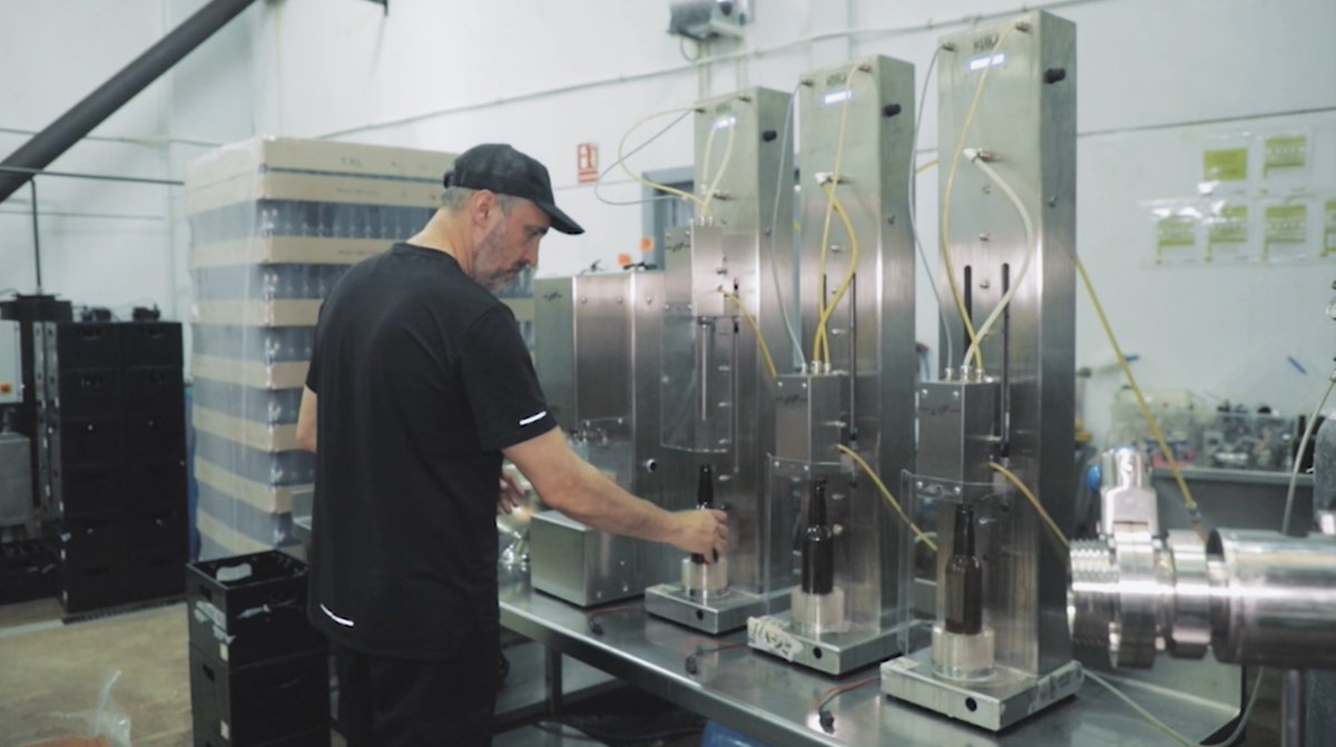 🔴 EN DIRECTO #LaBesanaenVerde

🍺 Hace unos años, tres amigos extremeños pusieron en marcha un proyecto para elaborar cerveza artesanal. Un tiempo después su producto se ha consolidado en un mercado que cuenta cada vez con más marcas de la región.

👉canalextremadura.es/directo/televi…