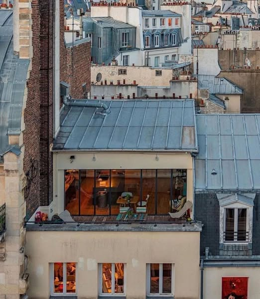 RaBeArt's tweet photo. Roofs, Paris, Frankreich. Photographer: Jezza Pritchard (IG).
#photo #JezzaPritchard #life #Paris #Roofs #toits #streetphotography #urban #france https://t.co/kP4Wl8Us3U
