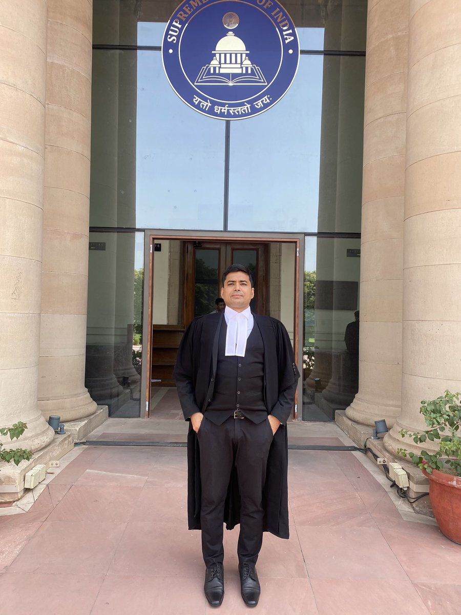 advocate_alakh's tweet photo. हतो वा प्राप्स्यसि स्वर्गं जित्वा वा भोक्ष्यसे महीम्।
तस्मादुत्तिष्ठ कौन्तेय युद्धाय कृतनिश्चयः।।

#SupremeCourt, today! https://t.co/d6TXtx8Eb7