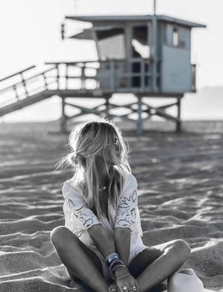 Habrá quien me recuerde con cariño y quien me critique con rencor... y no es contradictorio, es coherencia pues cada quien despertó en mí el reflejo de lo que entregó...
No fui la misma para todos...fui justa con cada uno...