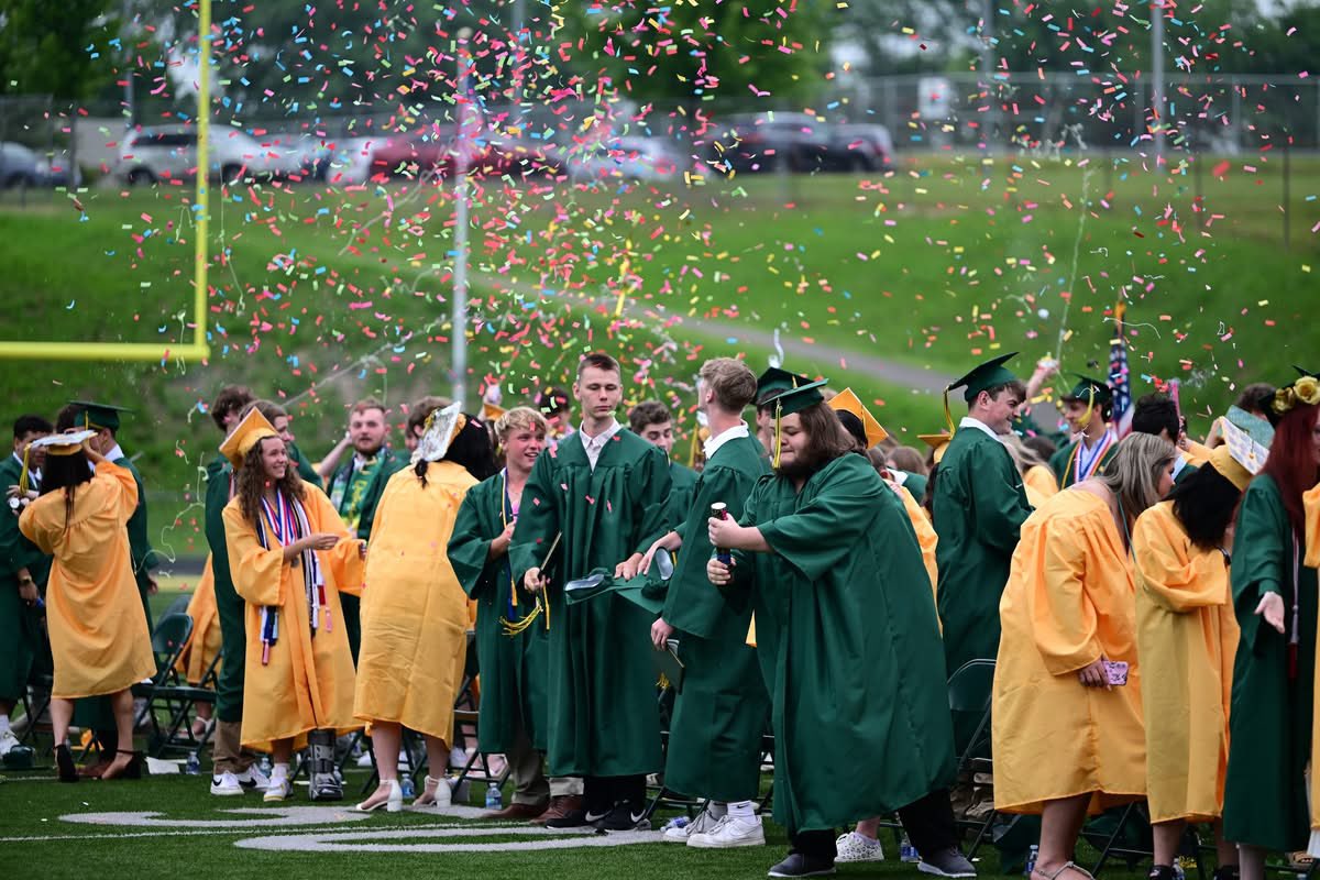 Congratulations Class of 2025! Many thanks ⁦<a href="/MaryOursWX/">Mary Ours</a>⁩ meteorologist at KDKA for your forecasting expertise to make it happen.