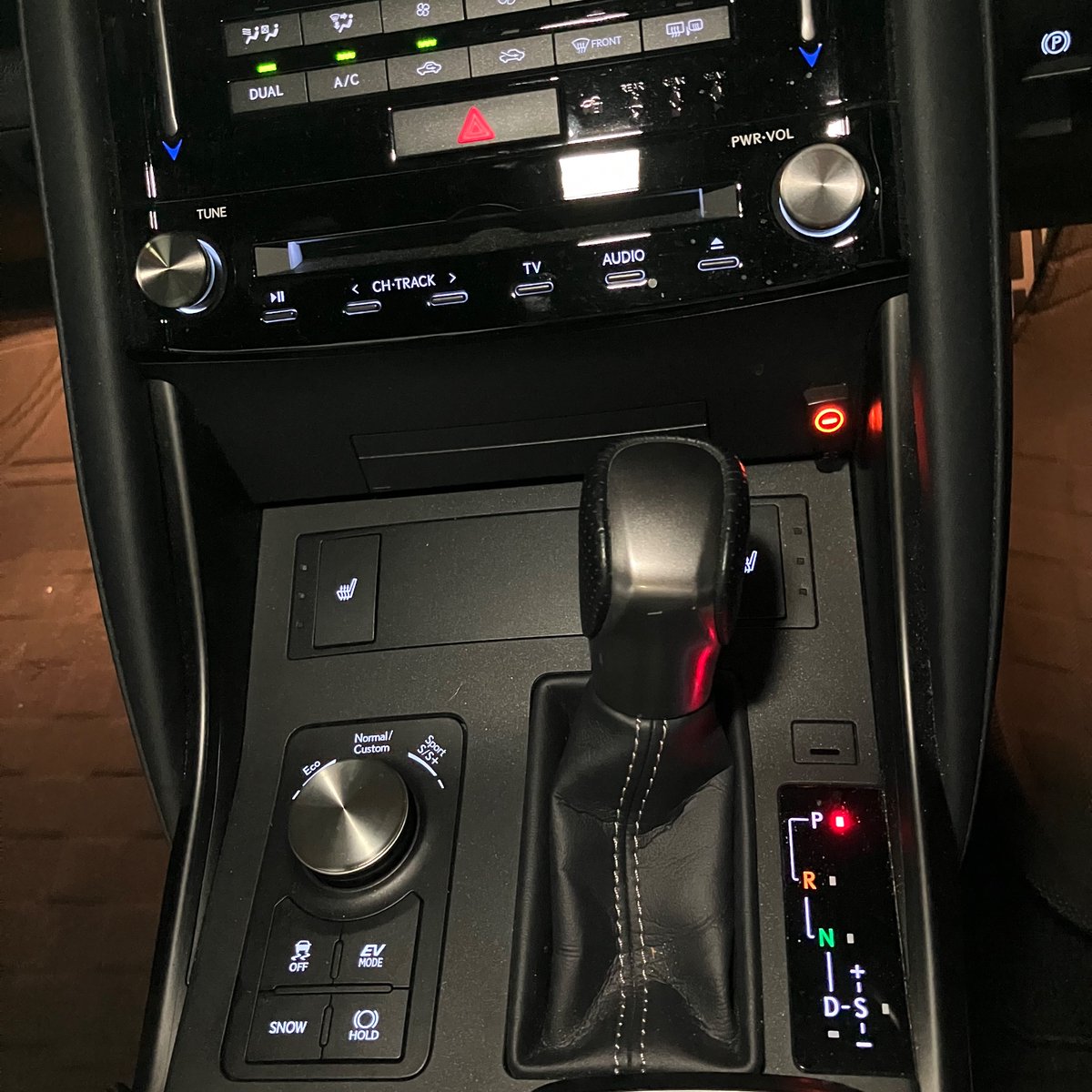 bigboss_rutgers's tweet image. 今週も無事に終了しました😎👍
疲れたねぇ🫲😩🫱
久しぶり登場のロバートデニーロ☝️🤣
まぬある車((🤛からオートマ車((👊))へ
チェンジして帰るざんす🤗
サバイバルの街、また来週👋😎
なんか金曜日はドキドキする💓

何もないですが…😭

#オートマ車
#大手町
#ロバートデニーロ
#ドキドキ