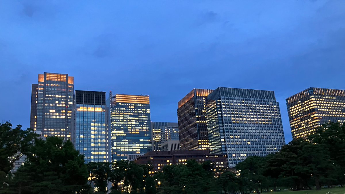 bigboss_rutgers's tweet image. 今週も無事に終了しました😎👍
疲れたねぇ🫲😩🫱
久しぶり登場のロバートデニーロ☝️🤣
まぬある車((🤛からオートマ車((👊))へ
チェンジして帰るざんす🤗
サバイバルの街、また来週👋😎
なんか金曜日はドキドキする💓

何もないですが…😭

#オートマ車
#大手町
#ロバートデニーロ
#ドキドキ