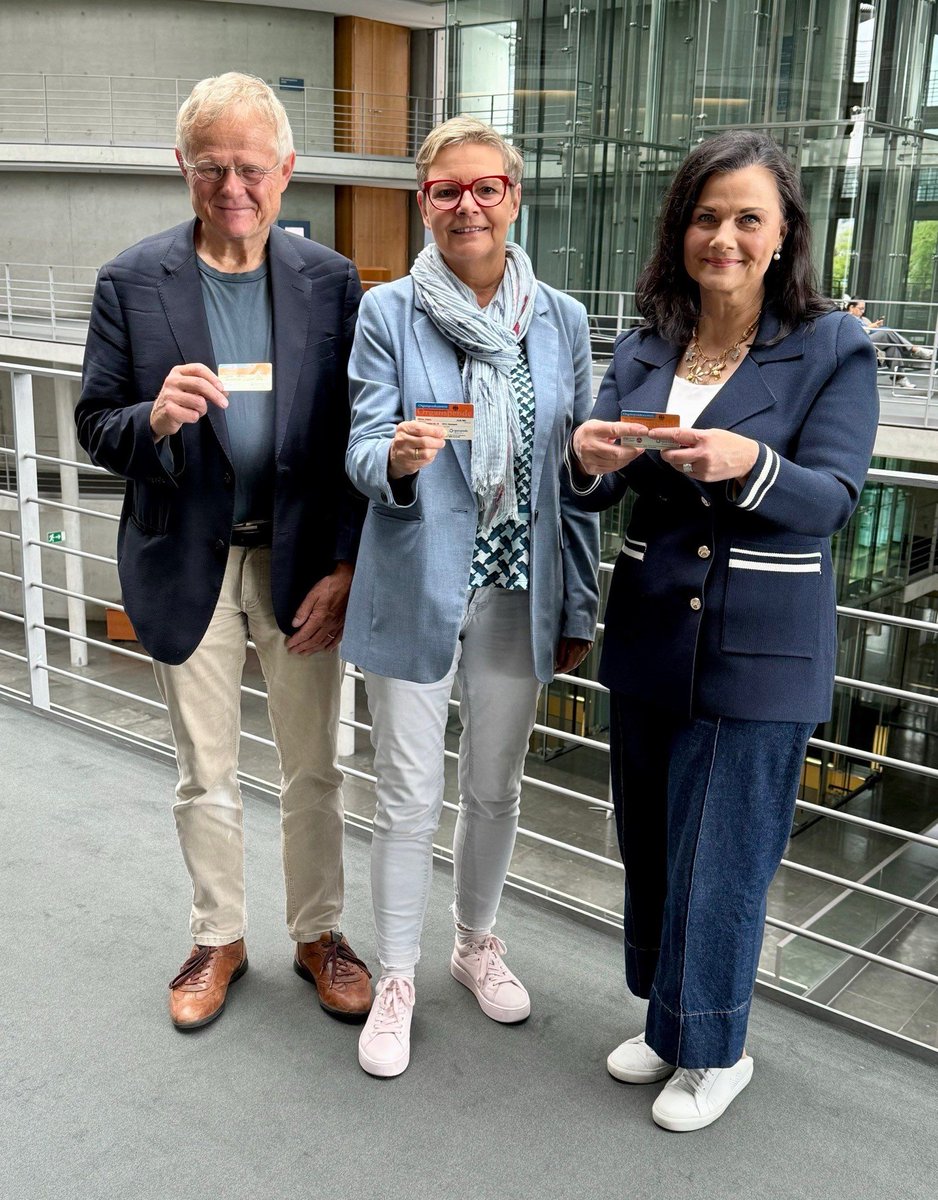 ArminGrau's tweet image. #Organspende: 8500 Menschen auf der Warteliste, nur 953 #Spender. #Deutschland hinkt im EU-Vergleich hinterher. Ich setzte mich ein für: 1. Mehr Aufklärung über das digitale #Organspenderegister. 2. Die #Widerspruchslösung in einer parteiübergreifenden Initiative